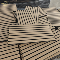 Panneaux muraux en bois grainé OEM ODM, insonorisants, découpables, décoratifs, modulaires, en feutre PET, dalles acoustiques murales
