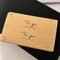 Autocollant adhésif personnalisé en papier kraft en bande longue pour scellage, idéal pour boîtes à pâtisserie, emballages cadeaux, enveloppes et scellage de mochi – Vente en gros