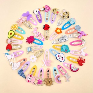 กิ๊บติดผมเด็กทำมือจากผ้า ลายการ์ตูนสัตว์ ผลไม้ ประดับเลื่อมรูปหยดน้ำ น่ารักสไตล์คาวาอี้ แบบเปิดปิดได้ ขายส่งเป็นคู่ - Product Image 2