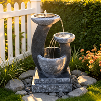 Fontaine d'eau décorative d'extérieur à LED solaire en polyrésine avec design artisanal résistant aux intempéries 42x42x83cm