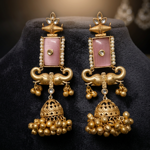 Pendientes Colgantes Modernos y Elegantes Chapados en Oro de 14K para Mujer, Joyería de Latón, Estilo Casual, Étnico, para Oficina, Diseño Animal Indio, Venta al por Mayor - Product Image 3