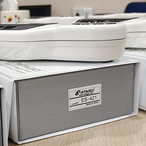 Medidor <span class=keywords><strong>Digital</strong></span> de Salinidade e Condutividade Veidt Weighing <span class=keywords><strong>ATAGO</strong></span> ES-421 (Método de Condutividade) 4211 - Product Image 3