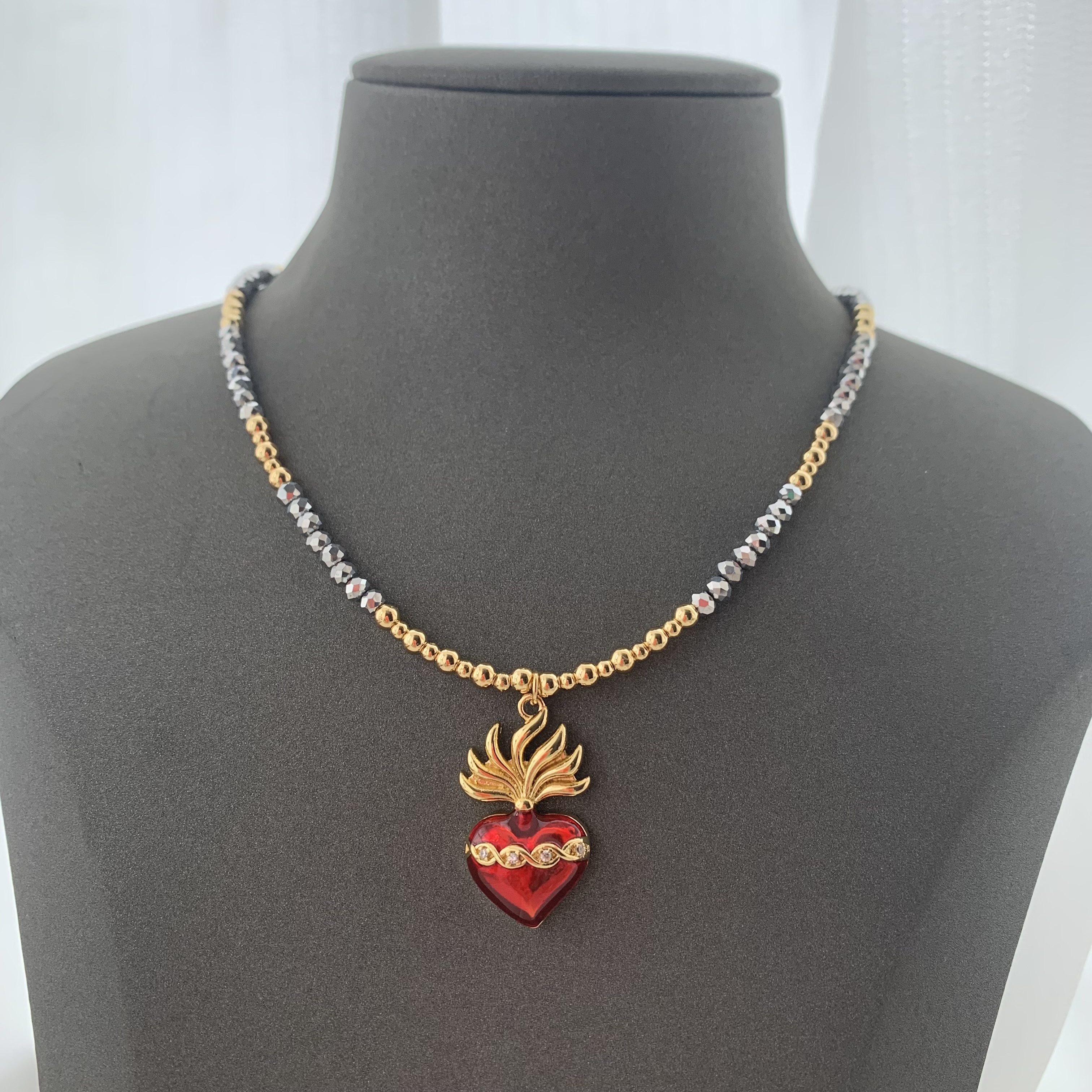 ハート型赤ケース ゴールドチェーン付き 楽天市場】【MagSafe対応】カードケース カード収納 ポーチ