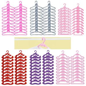 20 Pezzi / Lotto Mini Appendiabiti in Plastica <span class=keywords><strong>Rosa</strong></span> Misti, <span class=keywords><strong>Accessori</strong></span> per Bambole, Vestiti per Armadio delle Bambole, Giocattolo per <span class=keywords><strong>Casa</strong></span> delle Bambole - Product Image 6