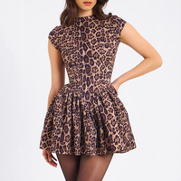 Nouvelle Arrivée Hiver Robe Longue Plissée Sans Manches Imprimé Léopard Taille Haute Col Rond Dos Nu Coupe Trapèze Sexy et Tendance pour Femme