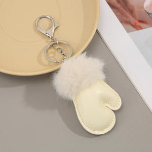 Vente en gros <span class=keywords><strong>de</strong></span> gants mignons, porte-clés, pendentifs en cuir, ornements <span class=keywords><strong>de</strong></span> sac en forme <span class=keywords><strong>de</strong></span> gants <span class=keywords><strong>de</strong></span> <span class=keywords><strong>boxe</strong></span> en peluche double face pour l'automne et porte-clés - Product Image 2