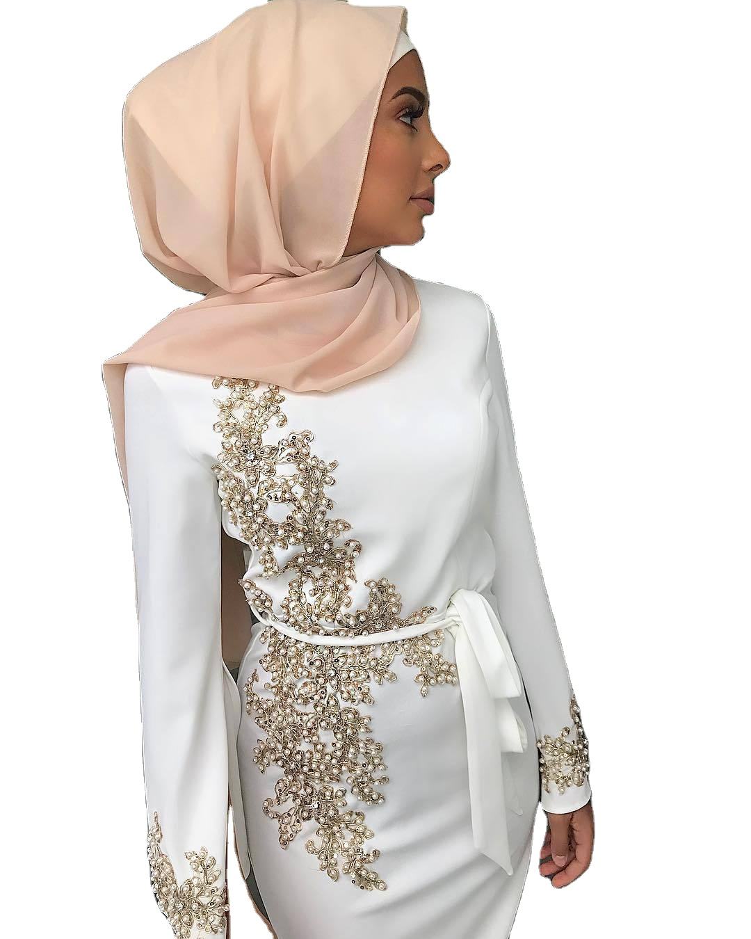 robe blanche avec hijab