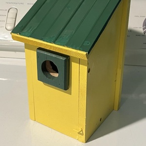 Toit métallique en cèdre naturel résistant aux intempéries pour l'extérieur classique en bois pour oiseaux bleus - Product Image 6