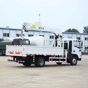 Grue montée sur camion Dongfeng 5T à flèche télescopique 4 sections, approvisionnement direct usine pour la logistique, les ports, la construction et le levage en chantier - Product Image 3