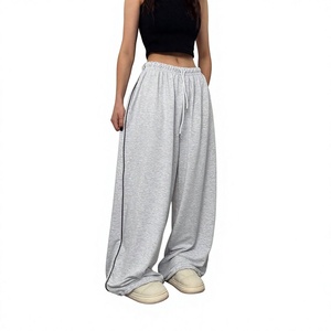 Pantalon de survêtement ample personnalisé pour femme, taille mi-haute, en molleton, coupe décontractée et confortable, style jogging décontracté pour femme - Product Image 3