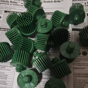 Disques de polissage 3M Scotch-Brite Roloc 18698 en nylon vert, diamètre intérieur 20 mm, pour disques de ponçage - Product Image 1