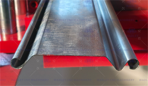 Mesin Pembuat Panel Pintu Gulung Otomatis Bentuk Ganda Kustom dengan Teknologi Cold Roll <span class=keywords><strong>Forming</strong></span> - Product Image 2