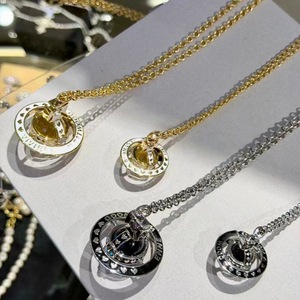 Collana con Ciondolo Pianeta Orb [Collaborazione NANA] della VVN Empress Vivienne, Girocollo Minimalista di Lusso per Donne - Product Image 4