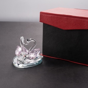 Cigni di Cristallo a Prezzo Conveniente, Colore Rosa e <span class=keywords><strong>Blu</strong></span>, <span class=keywords><strong>Cigno</strong></span> in Cristallo K9 Doppio con Confezione Regalo per Bomboniere, Statuetta di <span class=keywords><strong>Cigno</strong></span> in Cristallo - Product Image 3