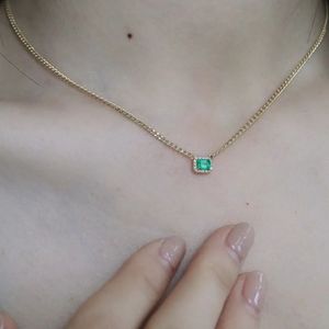 Collar de Diamantes de Lujo Xinfly en Oro Real de 18k, con Colgante de Esmeralda Natural de 0.25ct y Diamantes de 0.05ct, Personalizable con Piedras Preciosas - Product Image 4