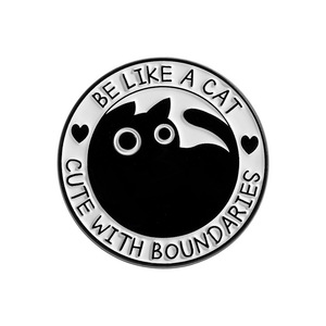 Pin enamel kucing hitam dan putih kutipan lucu