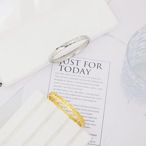 Pulsera de acero inoxidable chapada en oro de 18 quilates que no se deslustra, brazalete de textura Irregular impermeable a la moda para mujer, pulseras y pulseras - Product Image 5