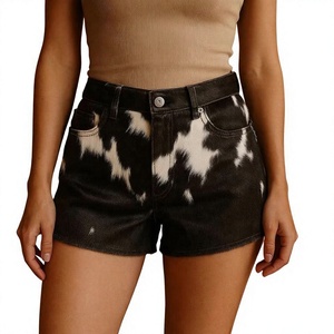 Short de luxe pour homme en cuir de vachette non tissé, taille mi-haute, effet poil, mini, uni, style urbain, imperméable et écologique - Product Image 1