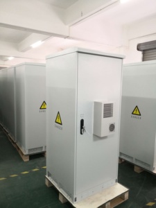 Armoire de stockage d'énergie extérieure étanche en aluminium et acier inoxydable avec LED intégrée pour batteries - Product Image 3