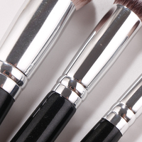 Ensemble de pinceaux de maquillage professionnels angulaires 3 pièces pour fond de teint, anticernes et contour du visage