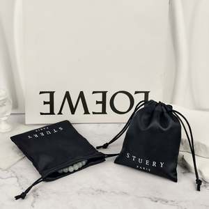 Sacs à cordon en satin de polyester recyclable, écologiques et luxueux, avec logo personnalisé imprimé en sérigraphie, pour la promotion, le rangement de perruques et les cadeaux - Product Image 3