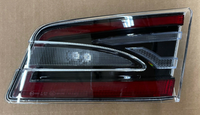 Feu arrière intérieur gauche 6005922-00-E pour Tesla Model S 2016+ Boîtier en plastique Feu arrière intérieur de coffre Pièces de rechange automobiles