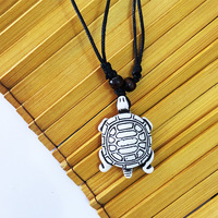 Collier Rétro Vintage Animalier Transfrontalier, Pendentif Tortue Extensible en Résine et Poudre d'Os de Bovin, Chaîne de Pull pour Couple Hiver