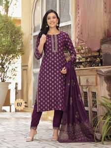 Venta al por mayor de pantalones de diseñador de rayón Kurti de fábrica con Dupatta para oficina y uso al aire libre de la India - Product Image 4