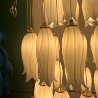 Lustre de plafond sur mesure de grande taille avec décoration artistique en forme de bourgeon de fleur pour hall d'hôtel, galerie d'art, villa, salon