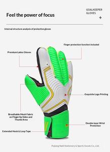 Anti-slijtage keepershandschoenen voetbal met vingerbeschermers verdikte latex antislip ademend voor groothandel - Product Image 3