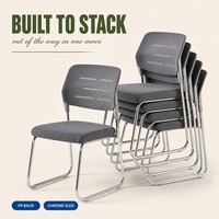 Chaise de conférence empilable commerciale avec assise en tissu et dossier en maille sans accoudoirs pour sièges supplémentaires universitaires