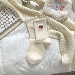 Chaussettes mi-mollet en coton pour femme, style décontracté, motif nœud, imprimé numérique, style jeune, motif uni polyvalent, doublure en coton - Product Image 3