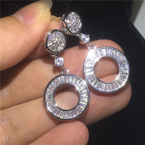 Orecchini a Cerchio Geometrici Vintage per Donne, Orecchini Trapezoidali Scintillanti, Gioielli Minimalisti per le Orecchie - Product Image 1