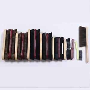 Ensemble de brosses pour billard avec manche en bois, outil de nettoyage à poils pour l'entretien des bords et des surfaces des tables de billard - Product Image 2