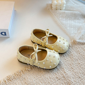 Scarpe in Pelle PU Rossa con Suola Morbida, Fiocco e Perle per Bambine, Stile Principessa Primavera-Autunno - Product Image 6