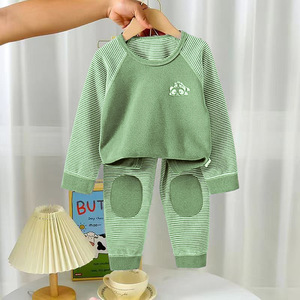 Conjunto de Pijamas Térmicos Listrados para Crianças Meninos e Meninas, Novo para Outono e Inverno, Atacado de Fábrica - Product Image 3