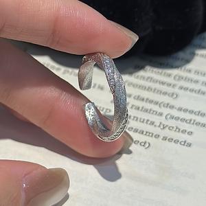 Bague en argent pur S925, motif torsadé brossé, design vintage de niche avec incrustation de zircon, simple et élégante, bague à ouverture - Product Image 4