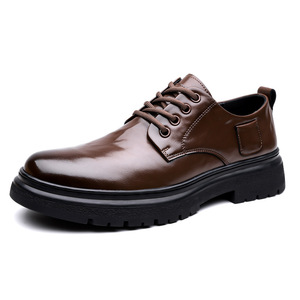 รองเท้าลำลองหนังแก้วผู้ชาย ส้นเตี้ย พื้นยาง รองรับแรงกระแทก เหมาะสำหรับเดินเล่นและพักผ่อน - Product Image 5