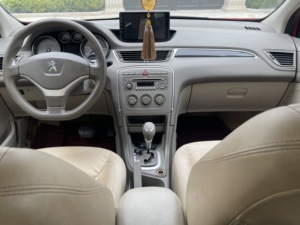 Voiture d'<span class=keywords><strong>occasion</strong></span> la plus vendue en <span class=keywords><strong>2012</strong></span>, Dongfeng <span class=keywords><strong>Peugeot</strong></span> <span class=keywords><strong>308</strong></span>, 5 places, transmission automatique, essence, avec toit ouvrant panoramique - Product Image 5