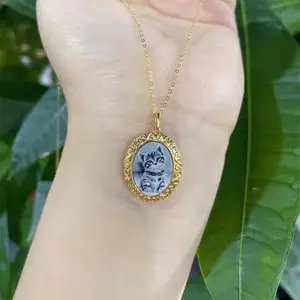 Gold Jewelry Pure 18K Gold Cameo Pendant Au750 Retro Embossed Design Clavicle Chain Female Valentine's Day Gift for Mom