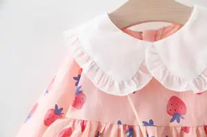 फैंसी गिरावट बच्चा कपड़े बच्चे को लड़कियों के 2023 बच्चों को नई शैली लंबी आस्तीन स्ट्रॉबेरी प्रिंट गुलाबी प्यारा शरद ऋतु बच्चों पोशाक