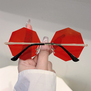 Nuova novità Spider <span class=keywords><strong>Web</strong></span> Frameless <span class=keywords><strong>occhiali</strong></span> da <span class=keywords><strong>sole</strong></span> UV400 protezione divertenti <span class=keywords><strong>occhiali</strong></span> da sera per spettacoli teatrali eventi in Costume - Product Image 2