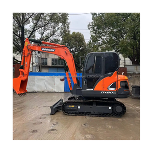 Mini pelleteuse sur chenilles DOOSAN DX60-9C d'occasion d'une capacité de 6 tonnes presque en parfait état Boîte de vitesses ISO Isuzu Boîte de vitesses moteur PLC d'origine - Product Image 3