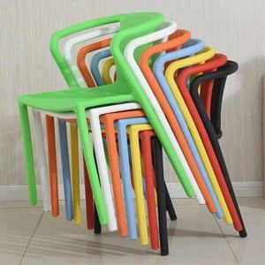 Botellero Apilable para eventos de boda Silla de café al aire libre Silla de comedor de plastico Sillas de barbero - Product Image 4