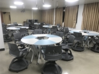 Table trapézoïdale avec cloison, table d'étude pour employés, table de conférence multi-personnes, table de bureau modulable