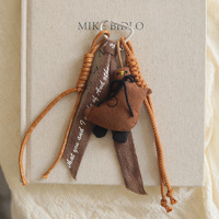 Nouveau porte-clés ours en tissu marron pour l'automne et l'hiver, pendentif de sac en peluche doux et moelleux en forme de cœur