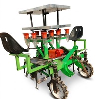 Transplanteur de semis de légumes tracté par un tracteur agricole à quatre roues