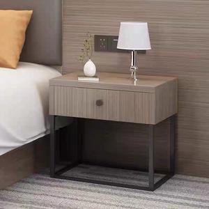 Table de chevet domestique moderne en bois Panneau en mélamine Tables de console latérales en métal intelligentes réglables - Product Image 1