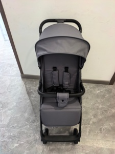 Poussette bébé pliable 4 roues légère et personnalisable, cadre en alliage d'aluminium, design multifonctionnel avec poches - Product Image 3