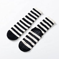 Chaussettes de Pilates personnalisées pour femmes, antidérapantes, en coton, avec grip, tube moyen, rayées, pour le yoga, la gym, le Pilates, pour le printemps et l'automne